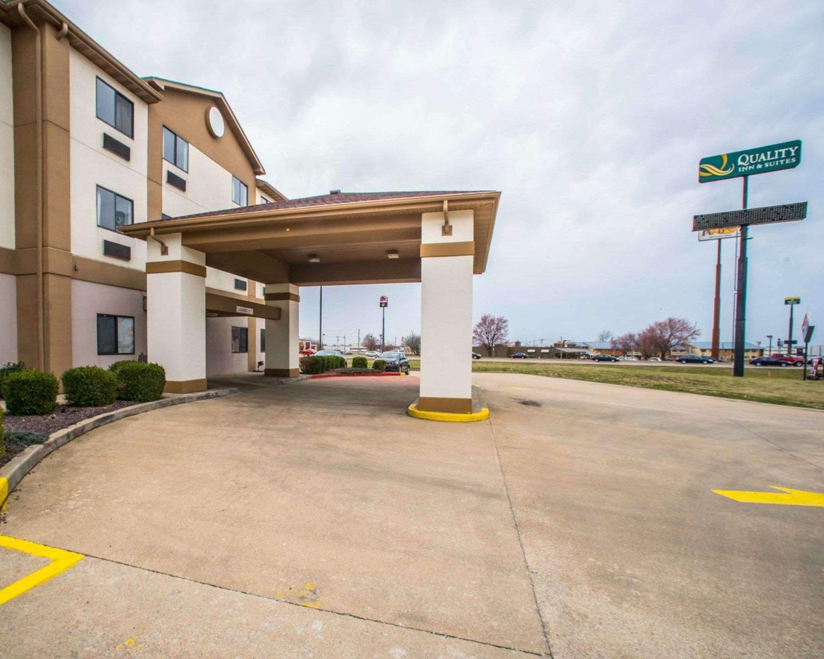 Quality Inn & Suites Caseyville - St Louis Ngoại thất bức ảnh