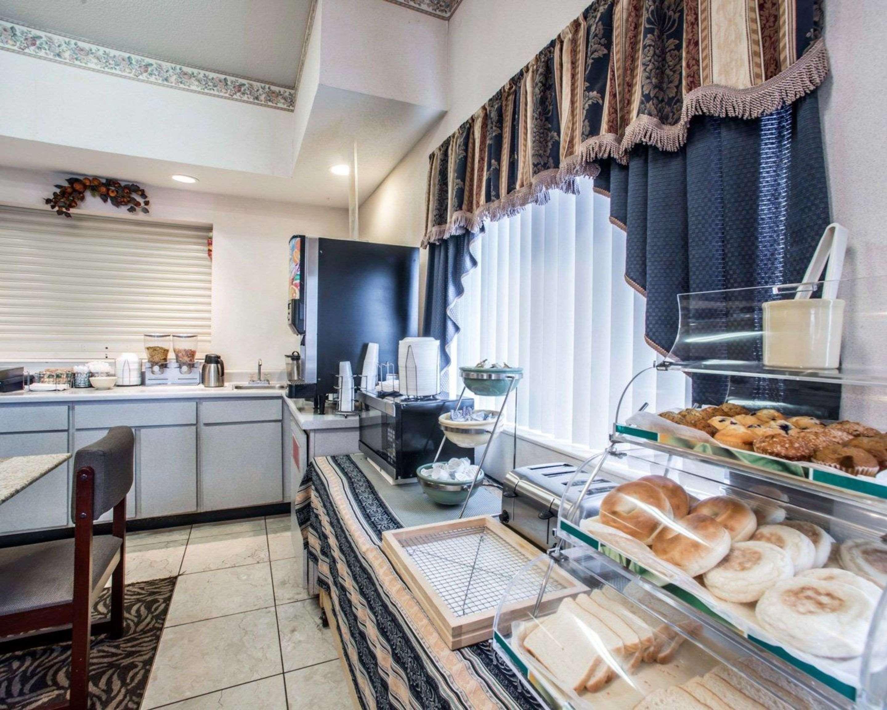 Quality Inn & Suites Caseyville - St Louis Ngoại thất bức ảnh